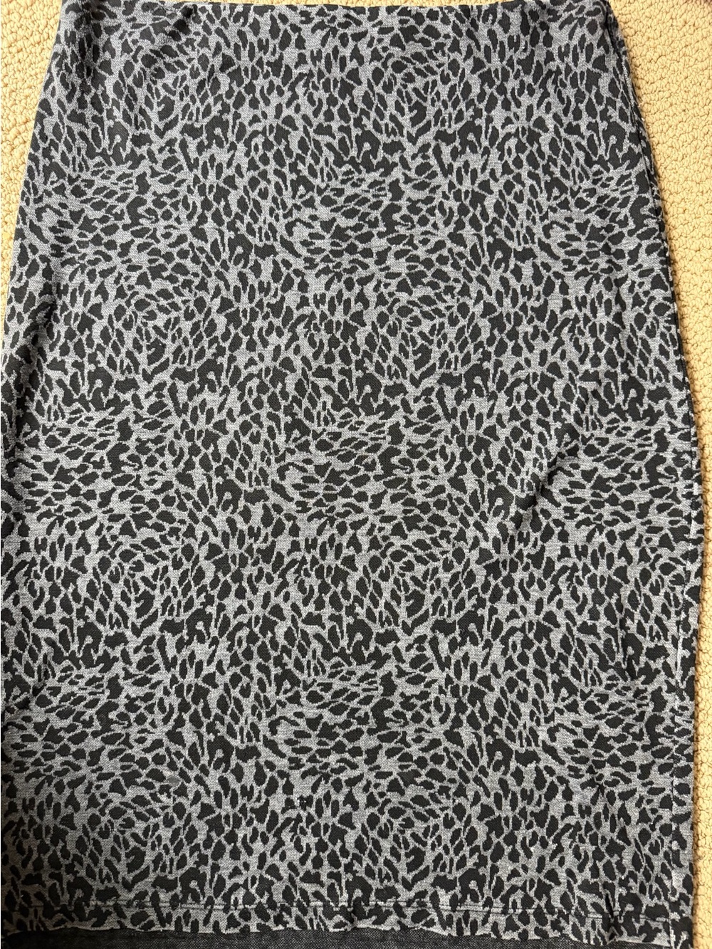 Source Unknown Black and Gray Patterned Pencil Skirt